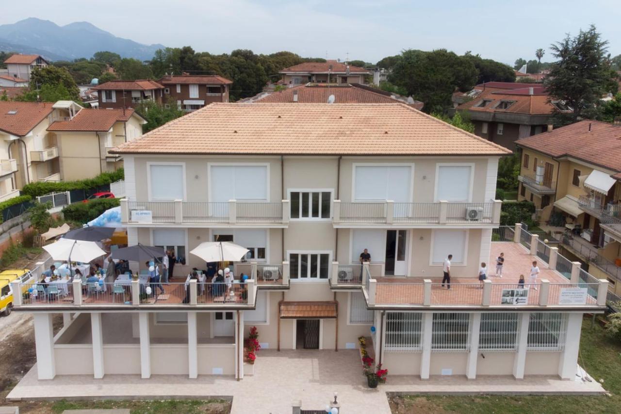 Residence Deamarina Marina di Massa Ngoại thất bức ảnh