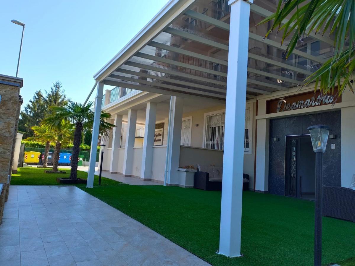 Residence Deamarina Marina di Massa Ngoại thất bức ảnh
